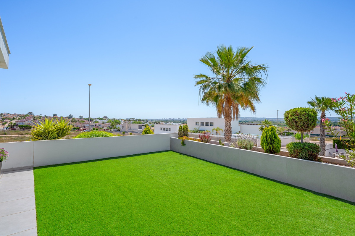 For sale - 3 Bedroom 2 Bathroom House - Detached Villa in San Fulgencio - La Marina  - Alicante