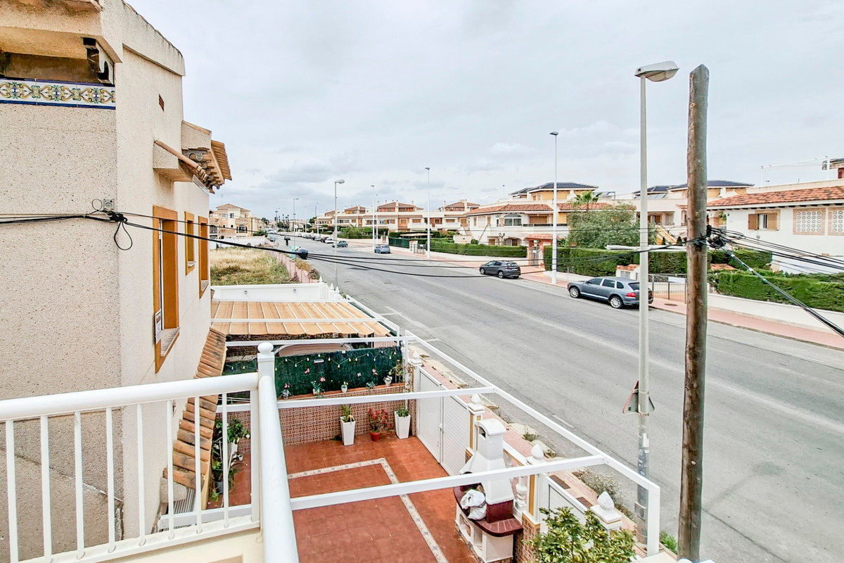 For sale - 2 Bedroom 1 Bathroom Top floor apartment in Playa Flamenca - Orihuela Costa  - Alicante