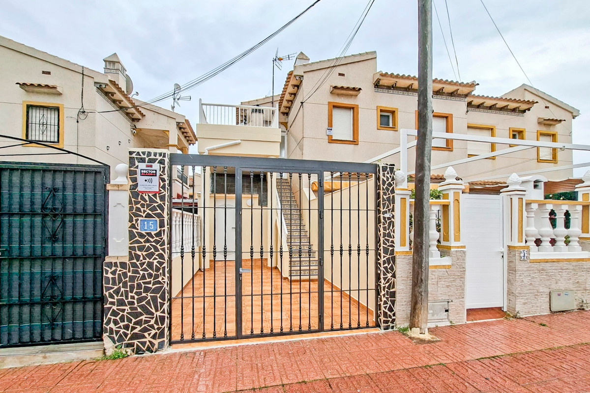 For sale - 2 Bedroom 1 Bathroom Top floor apartment in Playa Flamenca - Orihuela Costa  - Alicante