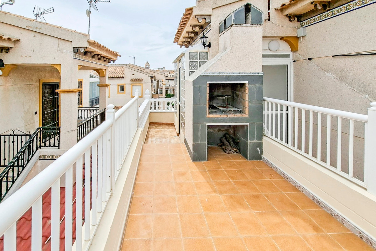 For sale - 2 Bedroom 1 Bathroom Top floor apartment in Playa Flamenca - Orihuela Costa  - Alicante