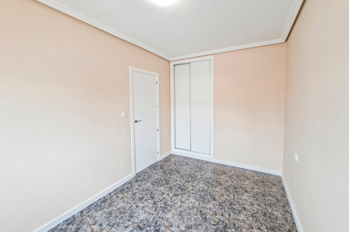 For sale - 2 Bedroom 1 Bathroom Top floor apartment in Playa Flamenca - Orihuela Costa  - Alicante