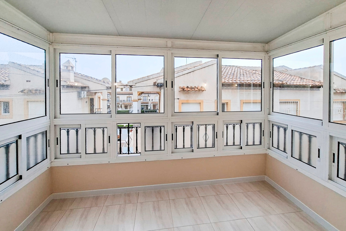 For sale - 2 Bedroom 1 Bathroom Top floor apartment in Playa Flamenca - Orihuela Costa  - Alicante