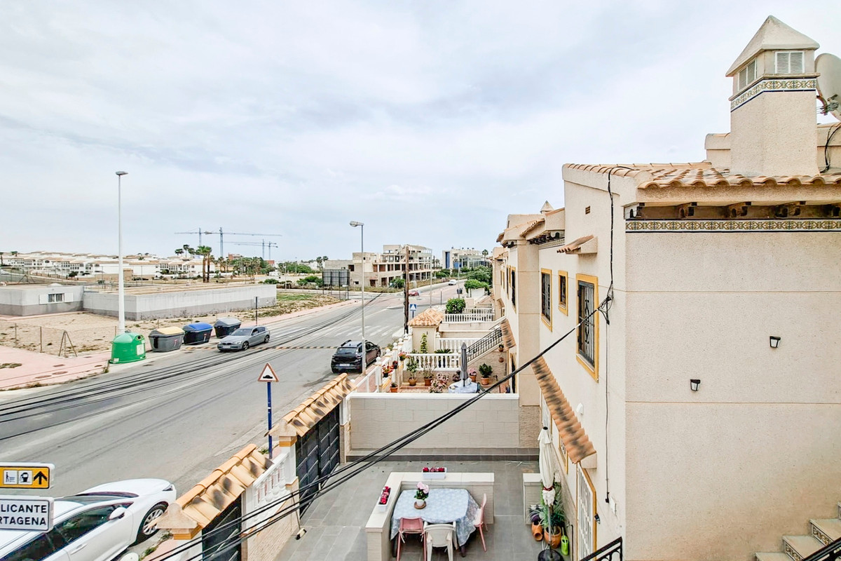 For sale - 2 Bedroom 1 Bathroom Top floor apartment in Playa Flamenca - Orihuela Costa  - Alicante