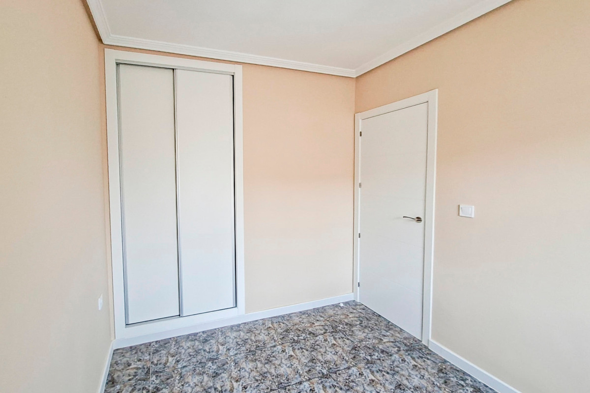 For sale - 2 Bedroom 1 Bathroom Top floor apartment in Playa Flamenca - Orihuela Costa  - Alicante