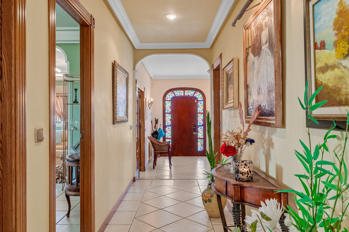 For sale - 6 Bedroom 5 Bathroom House - Detached Villa in Torrevieja - La Mata  - Alicante
