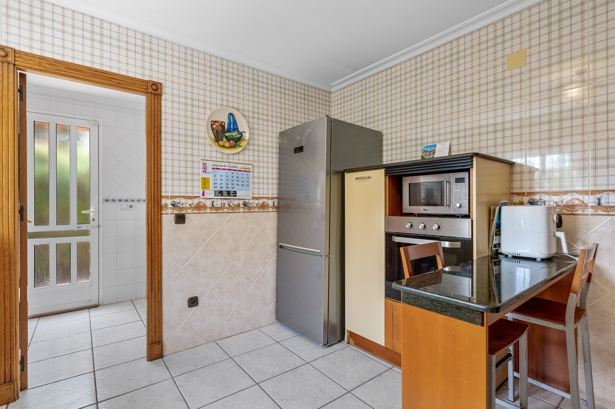 For sale - 6 Bedroom 5 Bathroom House - Detached Villa in Torrevieja - La Mata  - Alicante