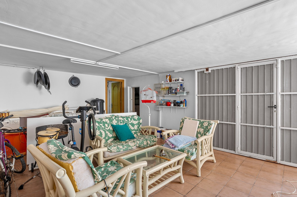 For sale - 6 Bedroom 5 Bathroom House - Detached Villa in Torrevieja - La Mata  - Alicante