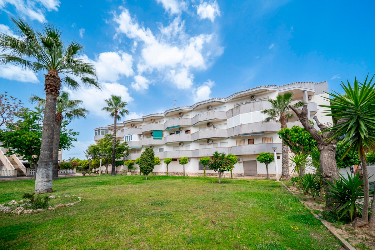 For sale - 1 Bedroom 1 Bathroom Apartment - Middle Floor Apartment in Orihuela - Cabo Roig  - Alicante
