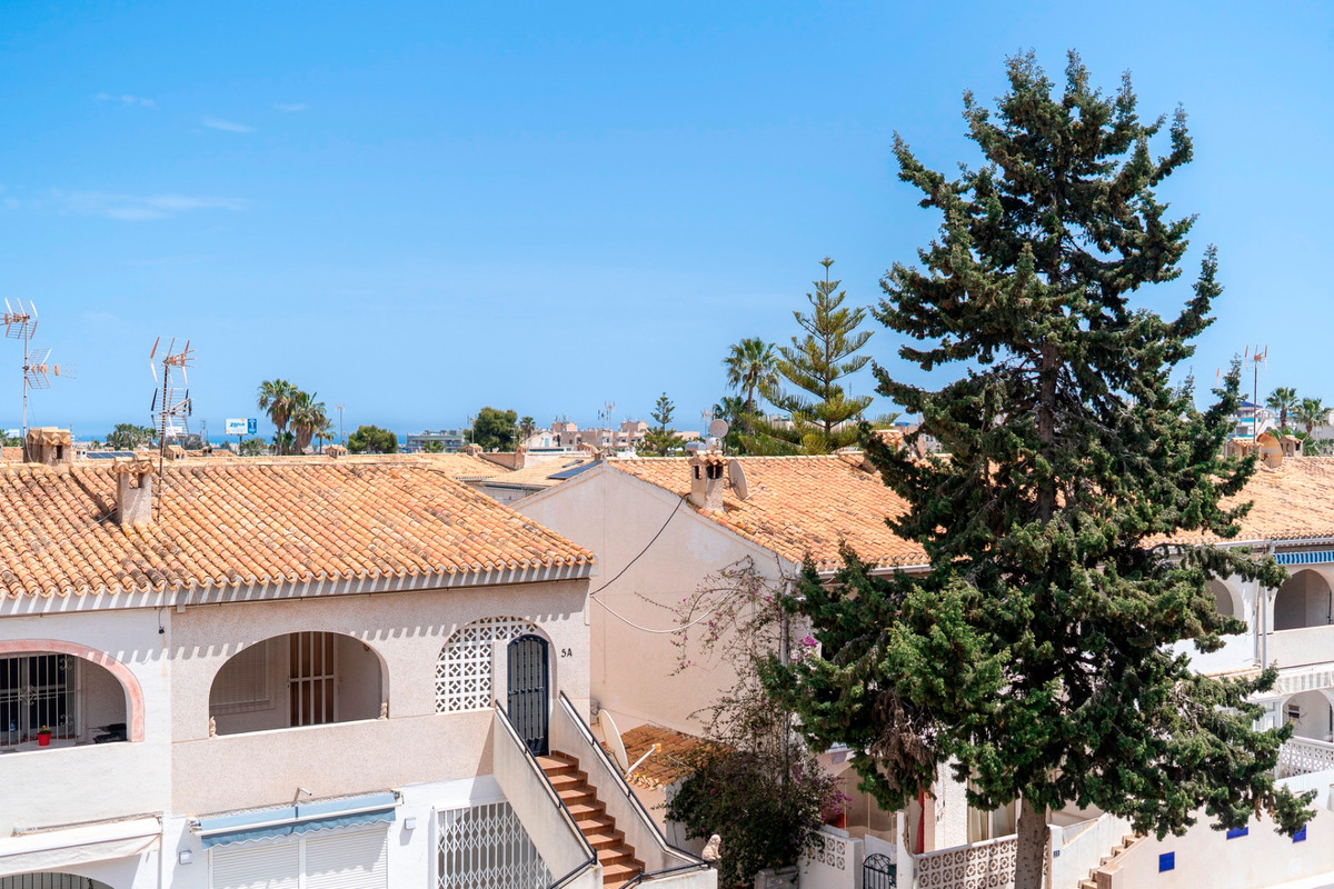 For sale - 1 Bedroom 1 Bathroom Apartment - Middle Floor Apartment in Orihuela - Cabo Roig  - Alicante