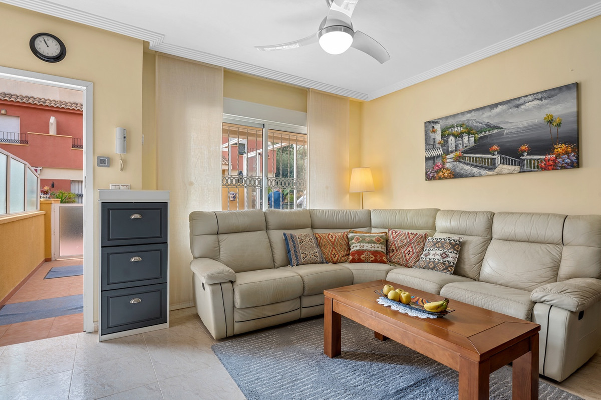 For sale - 3 Bedroom 2 Bathroom House - Townhouse in Orihuela - Villamartin  - Alicante
