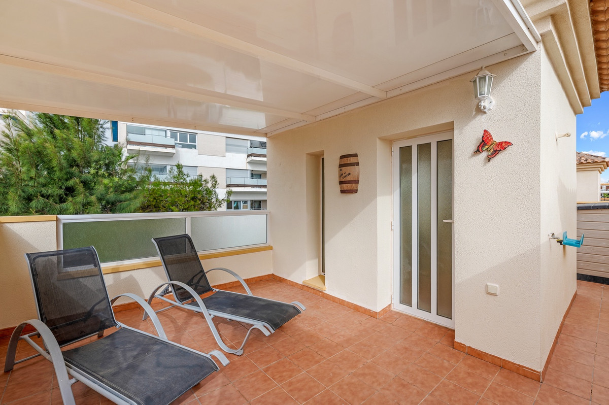 For sale - 3 Bedroom 2 Bathroom House - Townhouse in Orihuela - Villamartin  - Alicante