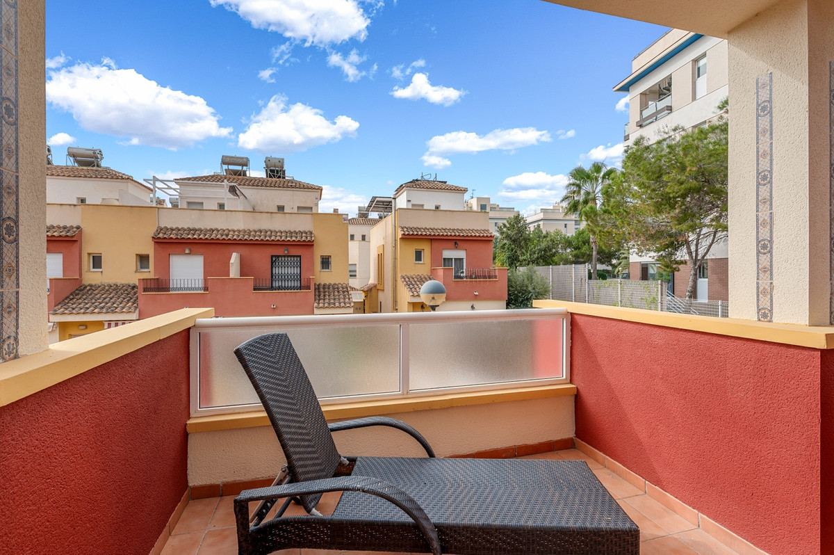 For sale - 3 Bedroom 2 Bathroom House - Townhouse in Orihuela - Villamartin  - Alicante