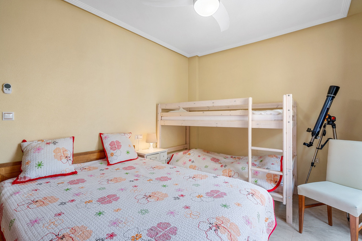 For sale - 3 Bedroom 2 Bathroom House - Townhouse in Orihuela - Villamartin  - Alicante