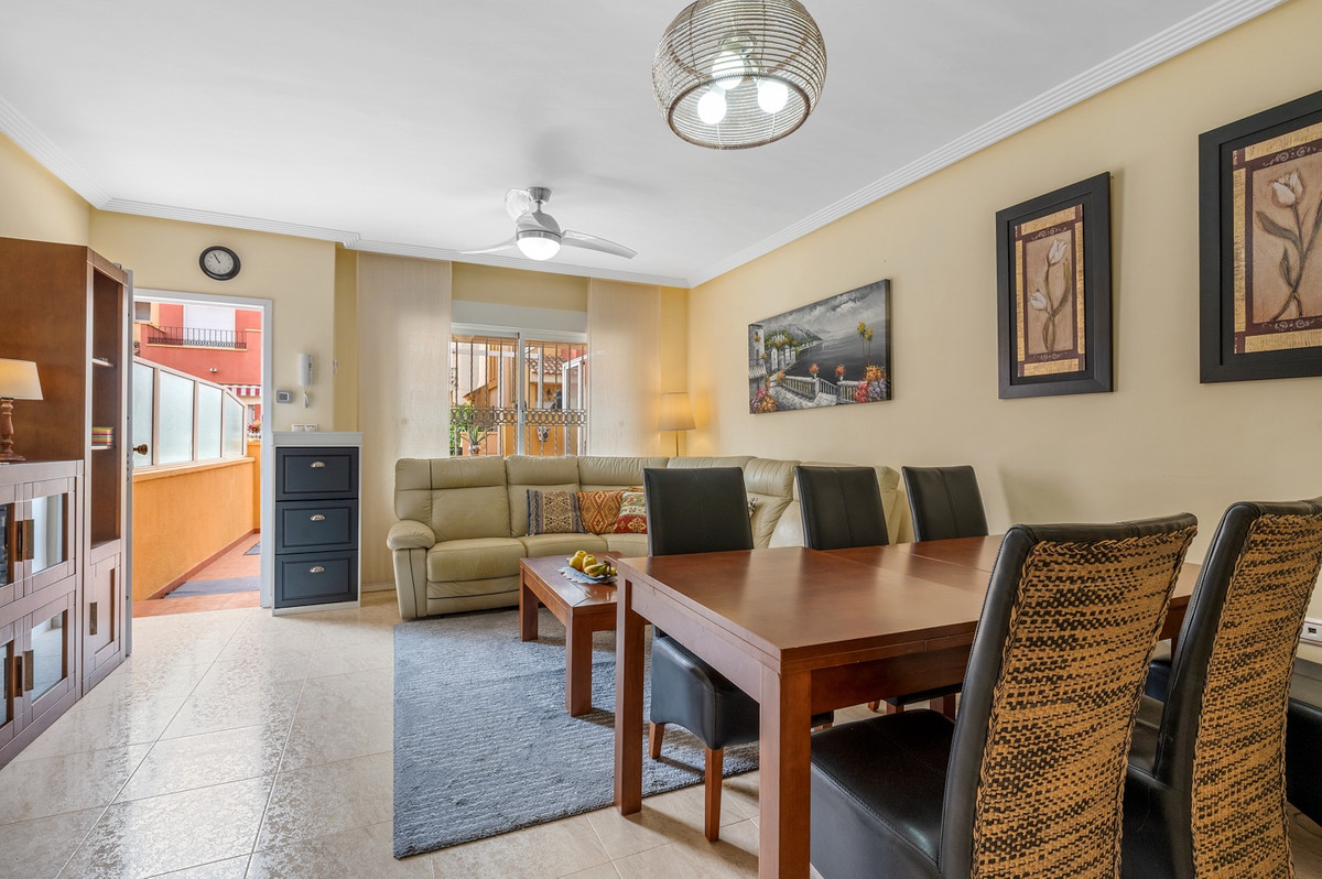 For sale - 3 Bedroom 2 Bathroom House - Townhouse in Orihuela - Villamartin  - Alicante
