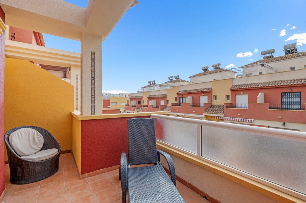 For sale - 3 Bedroom 2 Bathroom House - Townhouse in Orihuela - Villamartin  - Alicante