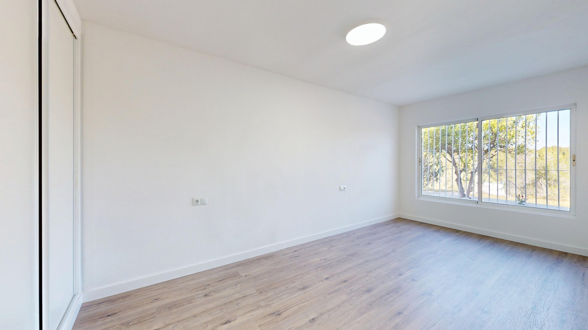 For sale - 2 Bedroom 1 Bathroom House - Bungalow in Orihuela - Villamartin  - Alicante