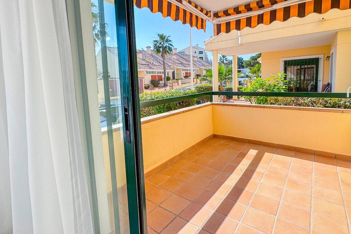 For sale - 2 Bedroom 2 Bathroom Apartment - Ground Floor Apartment in Orihuela - Lomas De Campoamor  - Alicante