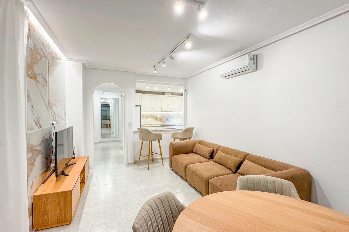 For sale - 2 Bedroom 2 Bathroom Apartment - Ground Floor Apartment in Orihuela - Lomas De Campoamor  - Alicante