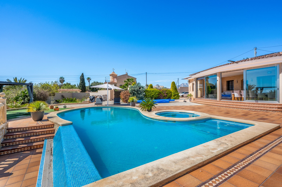 For sale - 5 Bedroom 2 Bathroom House - Finca - Cortijo in Crevillente - Crevillent - Crevillente - Crevillent Centro  - Alicante
