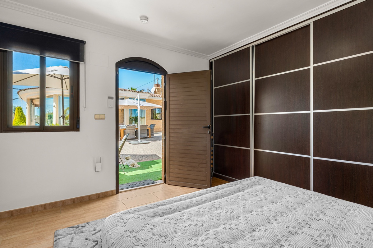 For sale - 5 Bedroom 2 Bathroom House - Finca - Cortijo in Crevillente - Crevillent - Crevillente - Crevillent Centro  - Alicante