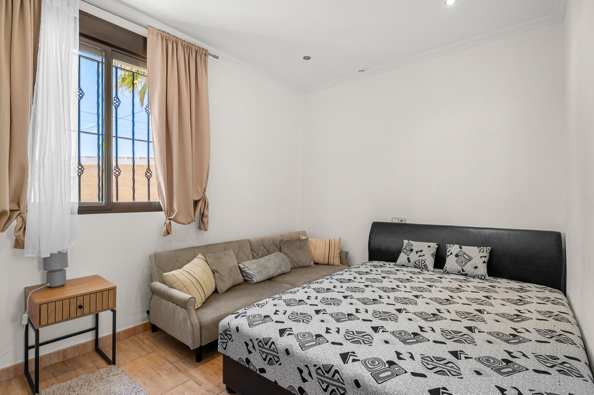 For sale - 5 Bedroom 2 Bathroom House - Finca - Cortijo in Crevillente - Crevillent - Crevillente - Crevillent Centro  - Alicante
