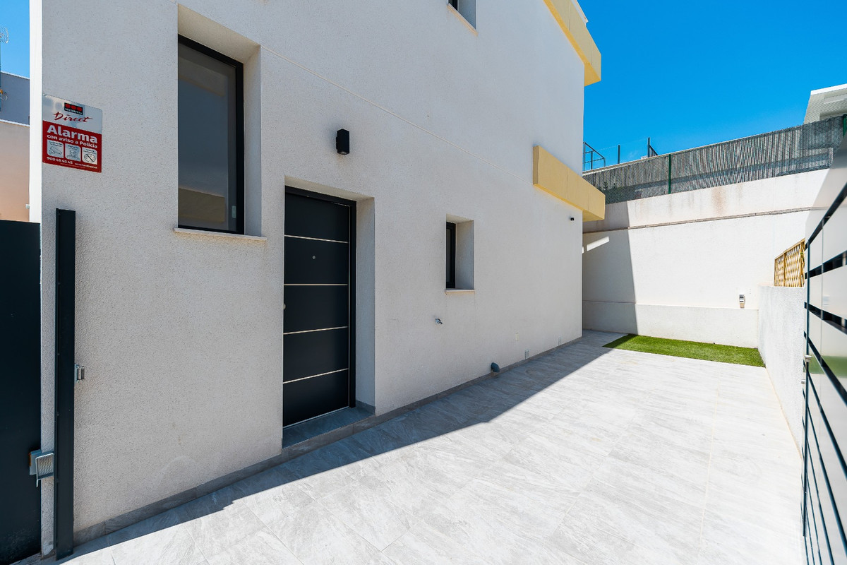 For sale - 3 Bedroom 2 Bathroom House - Detached Villa in Los Montesinos - Los Montesinos Centro  - Alicante