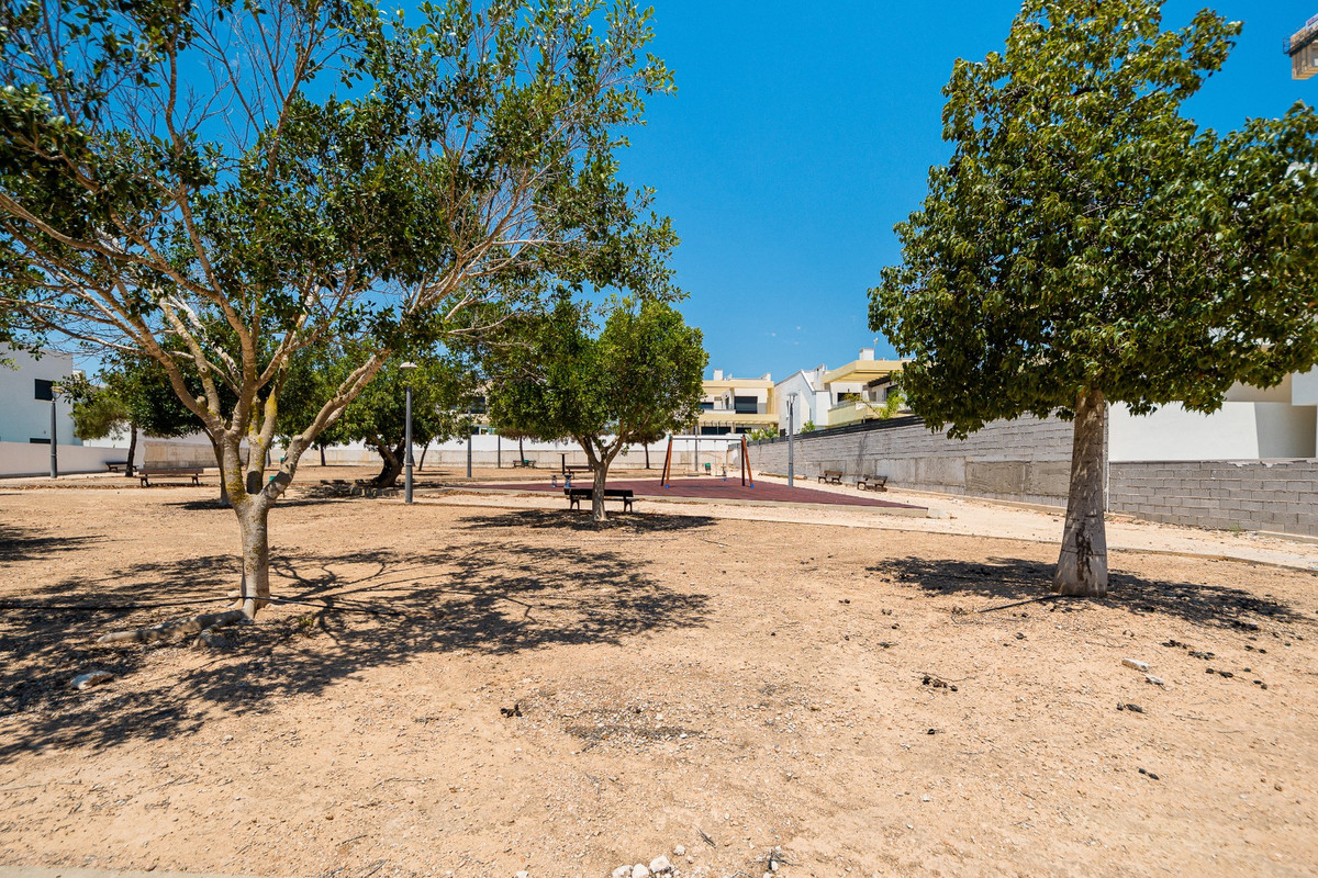For sale - 3 Bedroom 2 Bathroom House - Detached Villa in Los Montesinos - Los Montesinos Centro  - Alicante