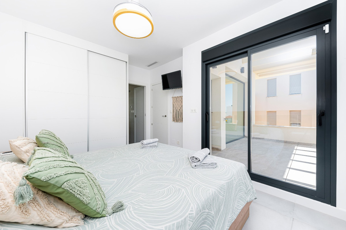 For sale - 3 Bedroom 2 Bathroom House - Detached Villa in Los Montesinos - Los Montesinos Centro  - Alicante