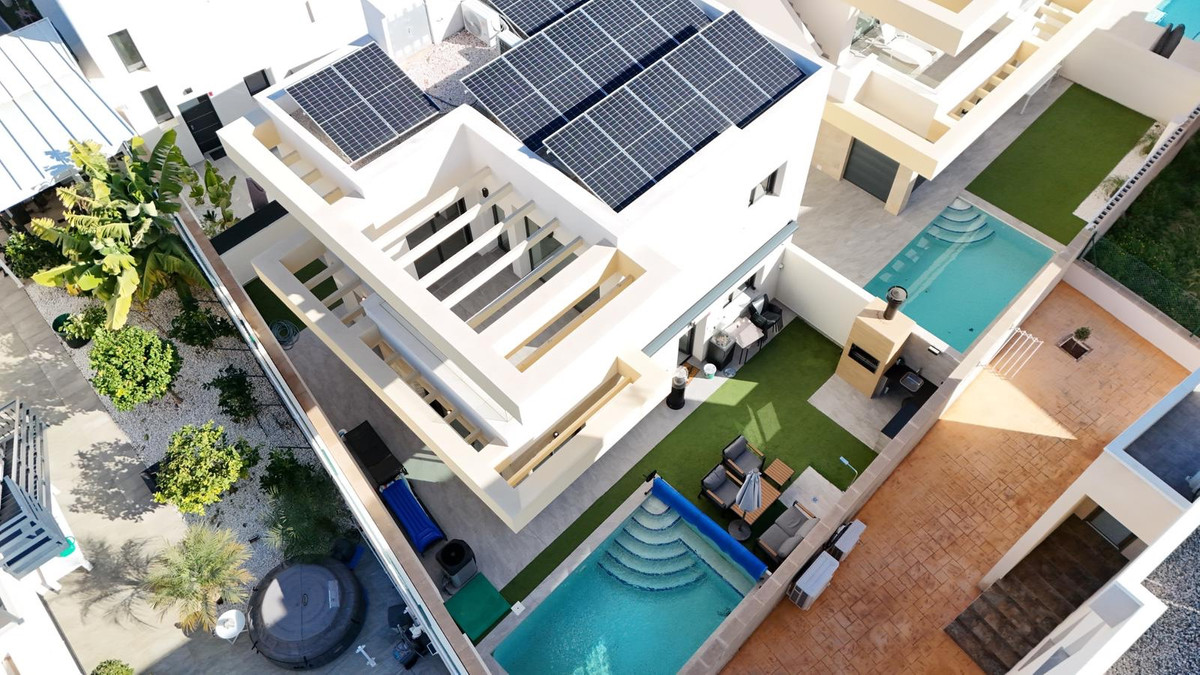 For sale - 3 Bedroom 2 Bathroom House - Detached Villa in Los Montesinos - Los Montesinos Centro  - Alicante