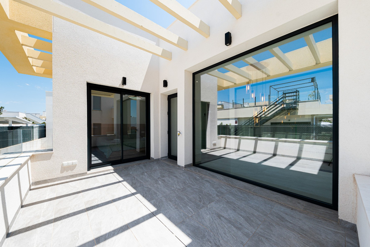 For sale - 3 Bedroom 2 Bathroom House - Detached Villa in Los Montesinos - Los Montesinos Centro  - Alicante