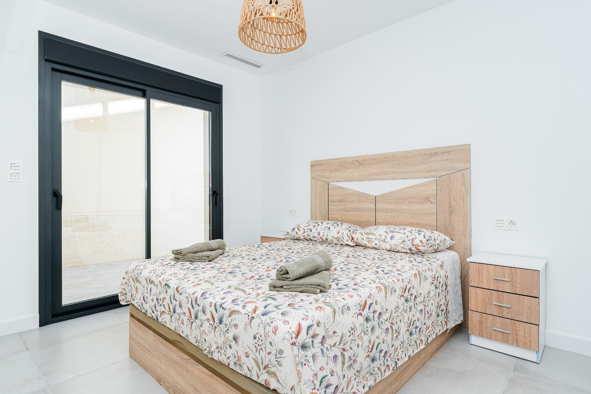 For sale - 3 Bedroom 2 Bathroom House - Detached Villa in Los Montesinos - Los Montesinos Centro  - Alicante