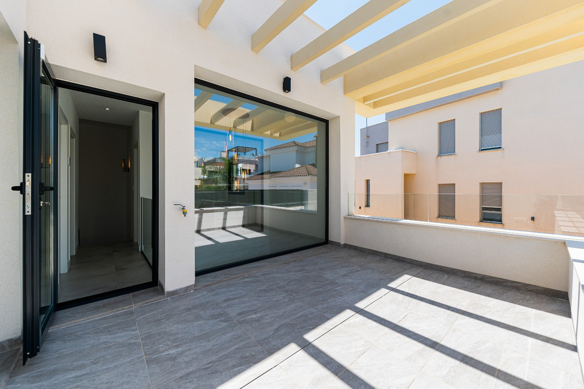 For sale - 3 Bedroom 2 Bathroom House - Detached Villa in Los Montesinos - Los Montesinos Centro  - Alicante