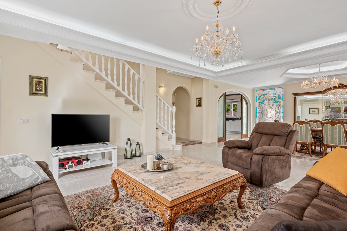 For sale - 4 Bedroom 6 Bathroom House - Detached Villa in Rojales - Ciudad Quesada  - Alicante