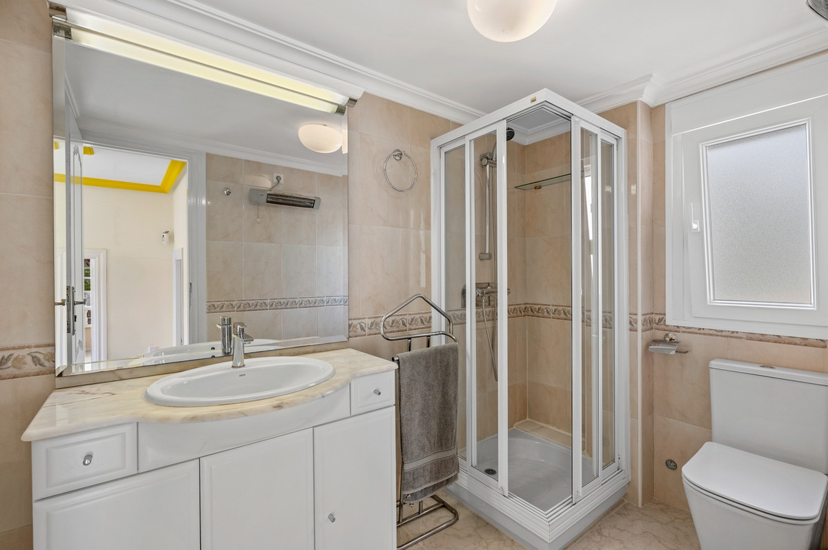 For sale - 4 Bedroom 6 Bathroom House - Detached Villa in Rojales - Ciudad Quesada  - Alicante