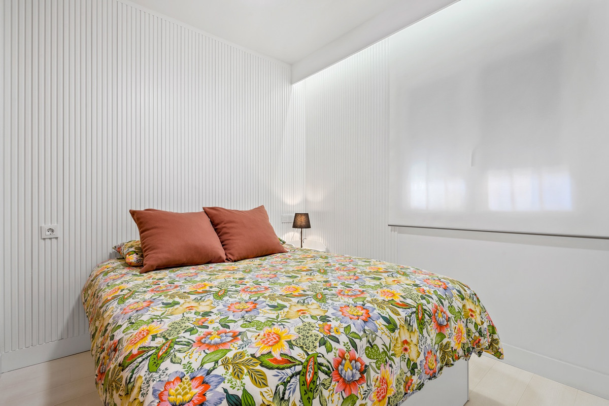 For sale - 3 Bedroom 2 Bathroom Apartment - Penthouse in Torrevieja - Torrevieja Centro  - Alicante