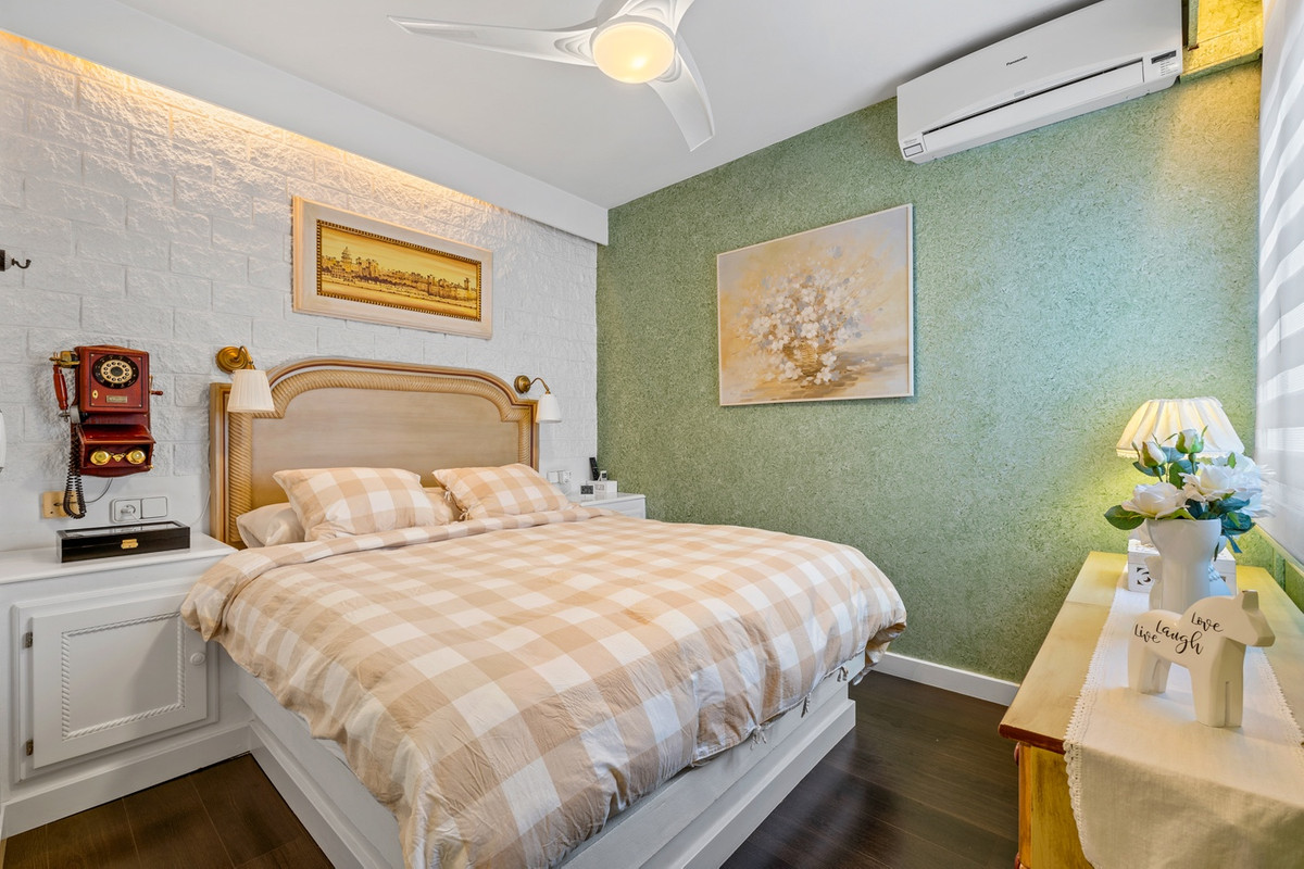 For sale - 3 Bedroom 2 Bathroom Apartment - Penthouse in Torrevieja - Torrevieja Centro  - Alicante