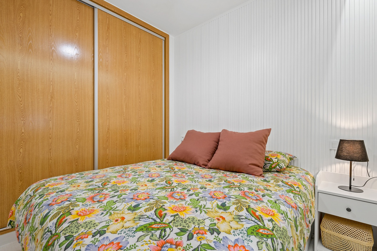 For sale - 3 Bedroom 2 Bathroom Apartment - Penthouse in Torrevieja - Torrevieja Centro  - Alicante