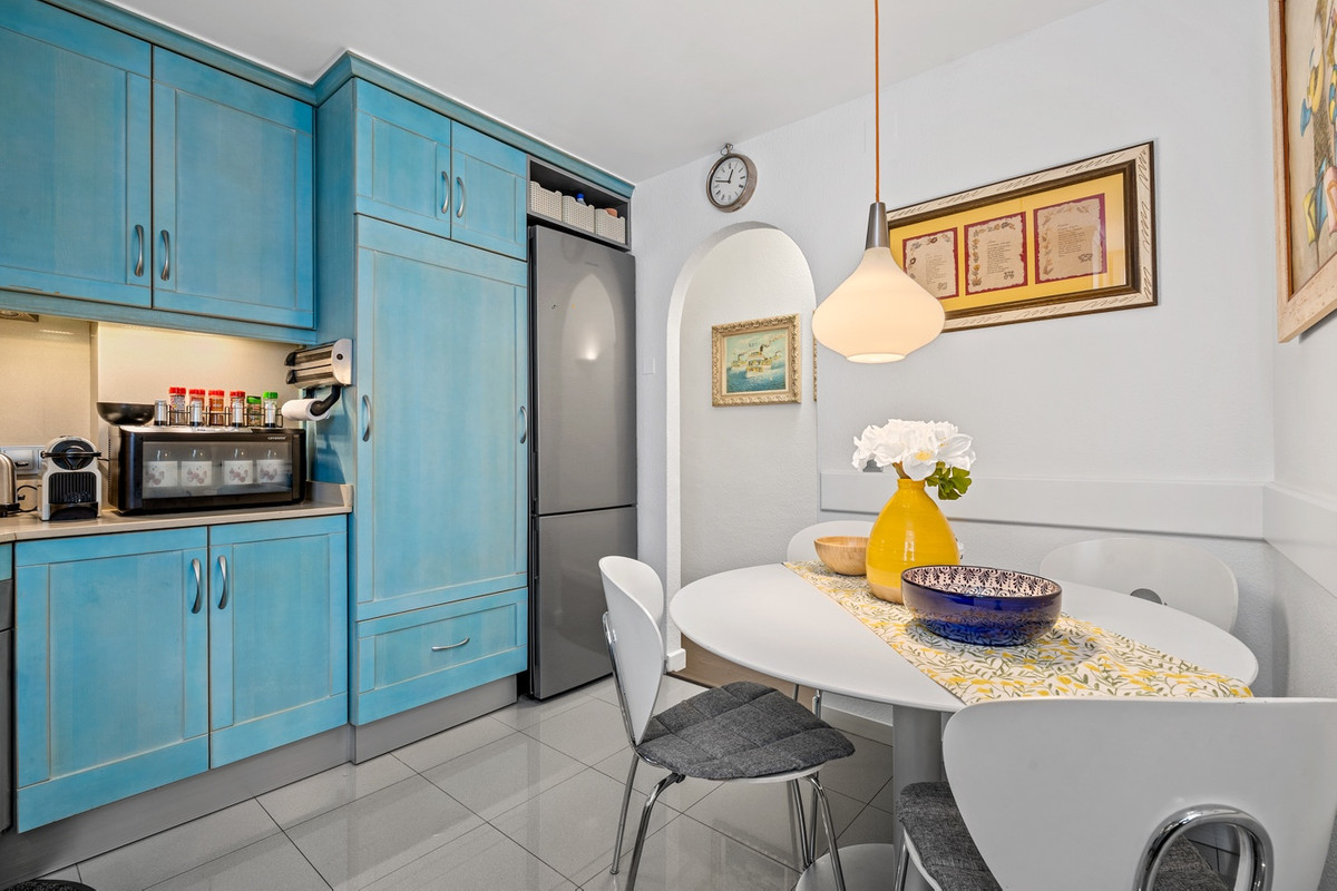 For sale - 3 Bedroom 2 Bathroom Apartment - Penthouse in Torrevieja - Torrevieja Centro  - Alicante