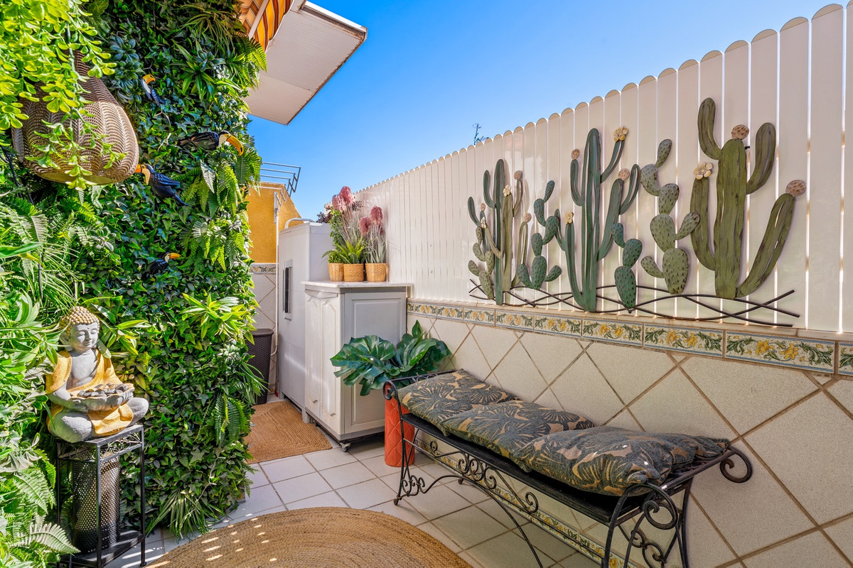 For sale - 3 Bedroom 2 Bathroom Apartment - Penthouse in Torrevieja - Torrevieja Centro  - Alicante