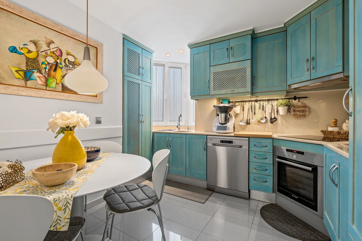 For sale - 3 Bedroom 2 Bathroom Apartment - Penthouse in Torrevieja - Torrevieja Centro  - Alicante
