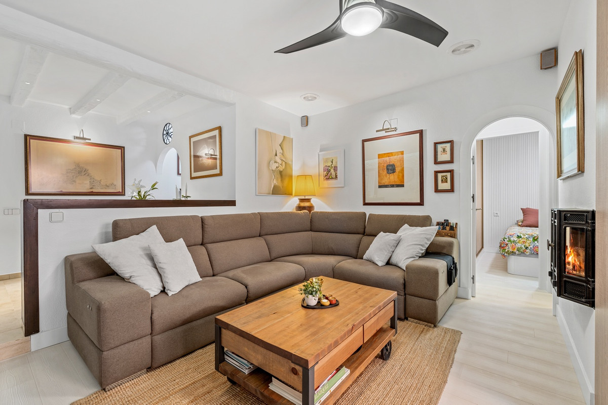 For sale - 3 Bedroom 2 Bathroom Apartment - Penthouse in Torrevieja - Torrevieja Centro  - Alicante