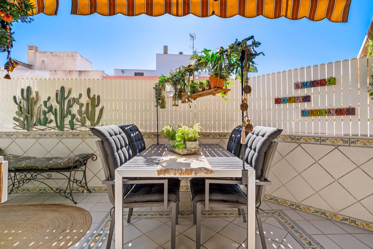 For sale - 3 Bedroom 2 Bathroom Apartment - Penthouse in Torrevieja - Torrevieja Centro  - Alicante