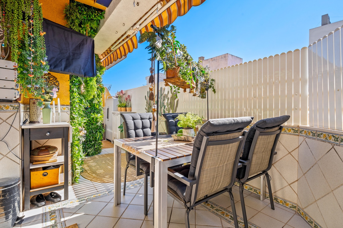 For sale - 3 Bedroom 2 Bathroom Apartment - Penthouse in Torrevieja - Torrevieja Centro  - Alicante