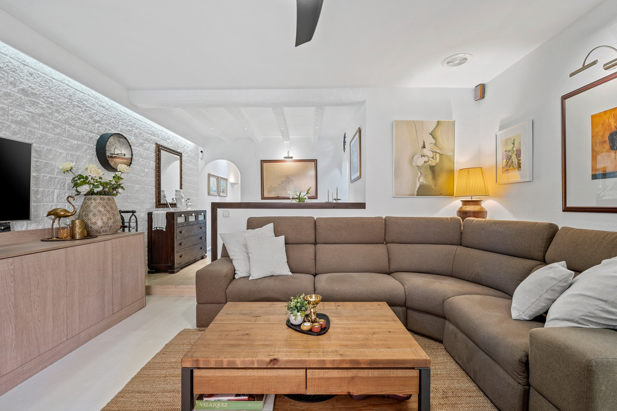 For sale - 3 Bedroom 2 Bathroom Apartment - Penthouse in Torrevieja - Torrevieja Centro  - Alicante