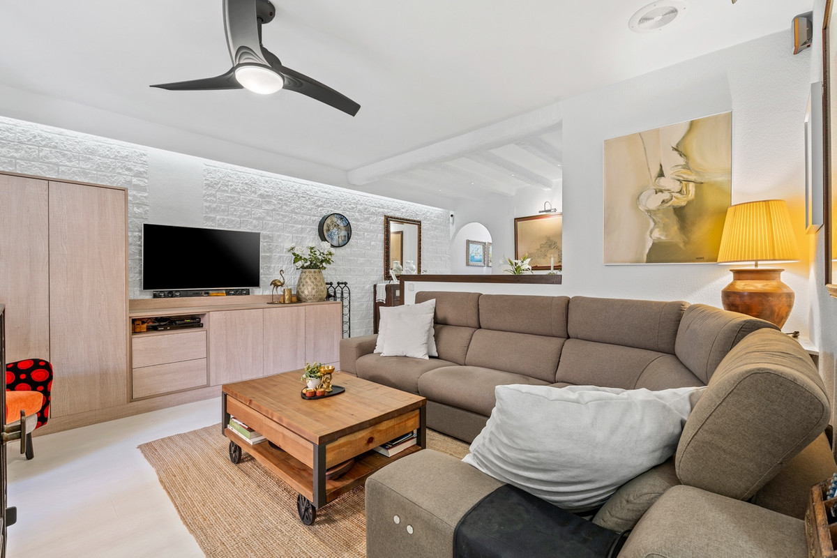 For sale - 3 Bedroom 2 Bathroom Apartment - Penthouse in Torrevieja - Torrevieja Centro  - Alicante