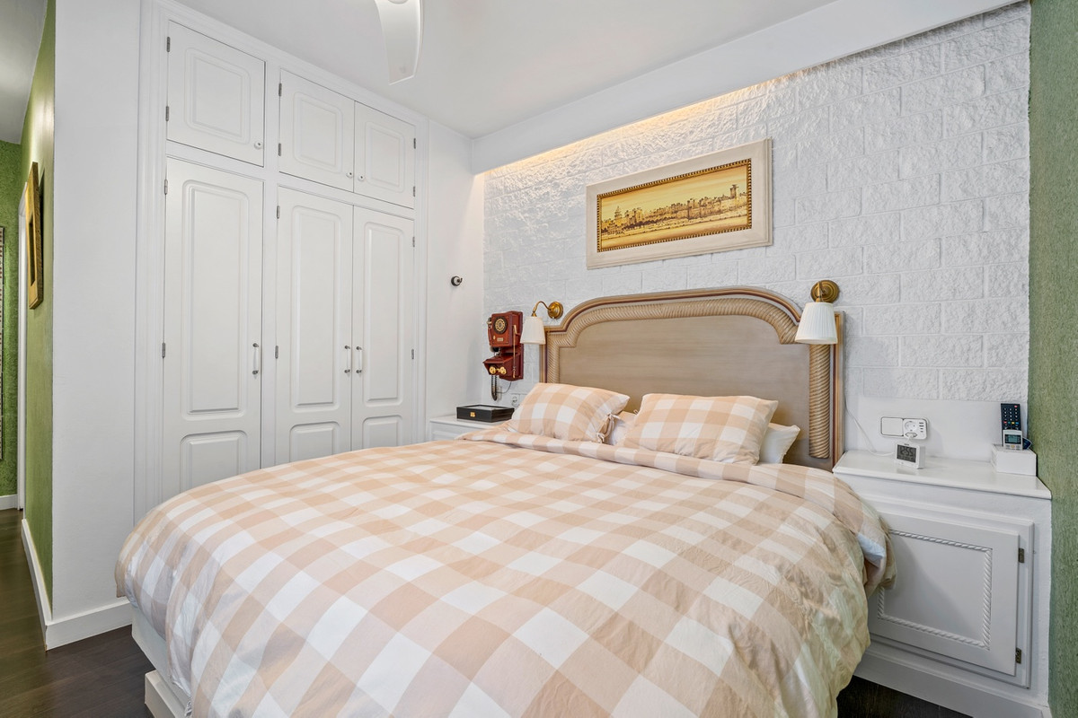 For sale - 3 Bedroom 2 Bathroom Apartment - Penthouse in Torrevieja - Torrevieja Centro  - Alicante
