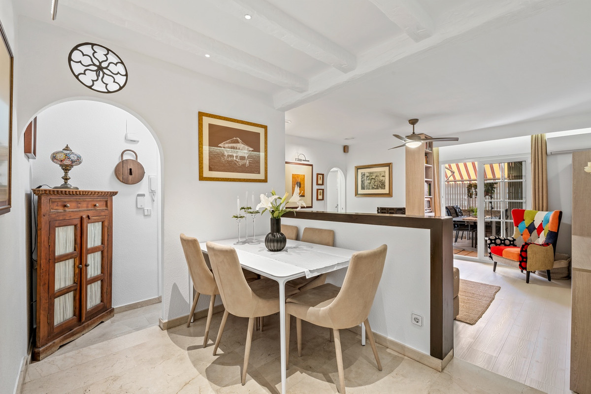 For sale - 3 Bedroom 2 Bathroom Apartment - Penthouse in Torrevieja - Torrevieja Centro  - Alicante