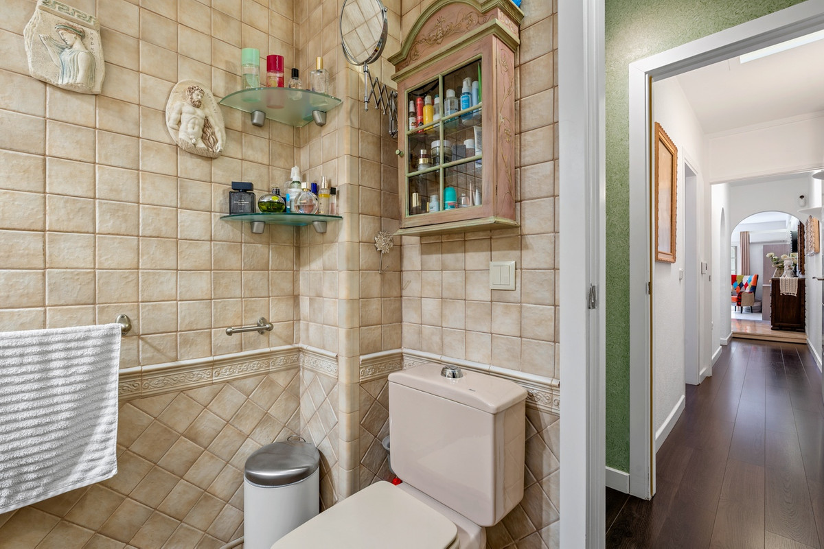 For sale - 3 Bedroom 2 Bathroom Apartment - Penthouse in Torrevieja - Torrevieja Centro  - Alicante
