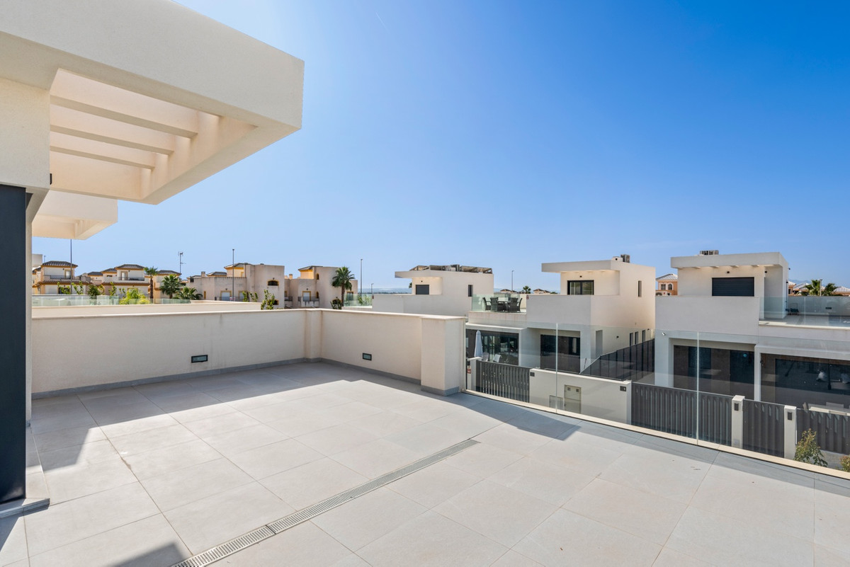 For sale - 3 Bedroom 2 Bathroom House - Semi-Detached House in San Fulgencio - La Marina  - Alicante