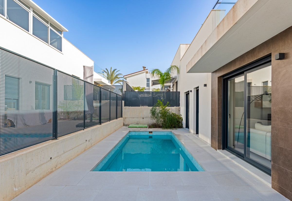 For sale - 3 Bedroom 2 Bathroom House - Semi-Detached House in San Fulgencio - La Marina  - Alicante